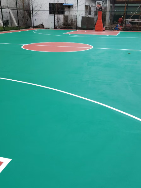 涵江 球场长期使用易出现地面开裂